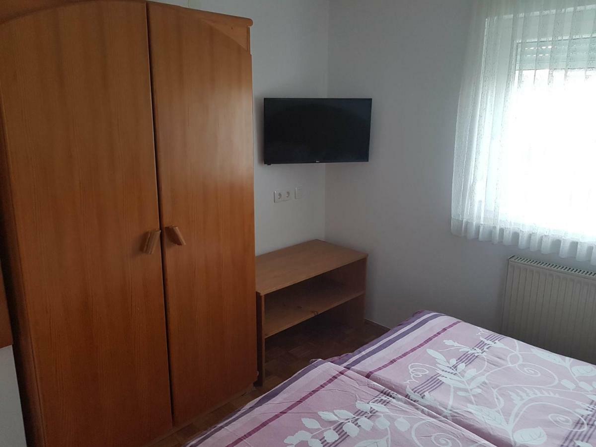 Apartment Lipar Preddvor Exterior foto